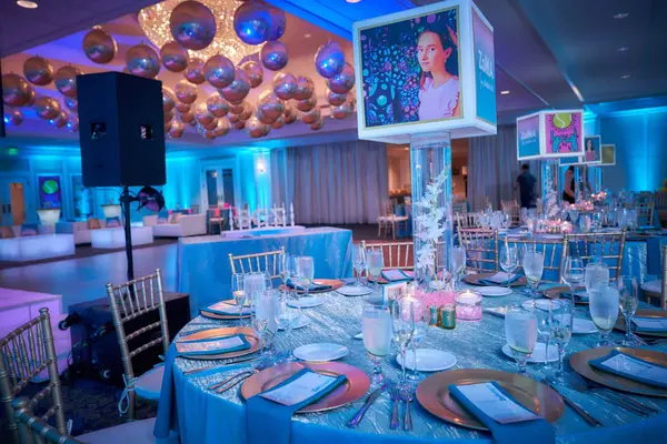 Art Theme Lamshade Centerpiece