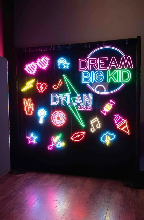Custom Neon Wall