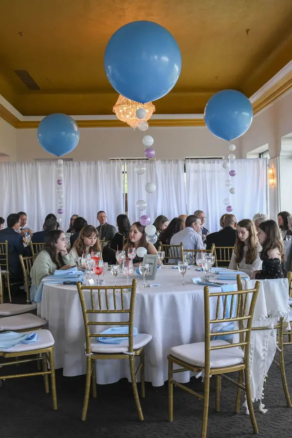 Jumbo Balloon Centerpiece