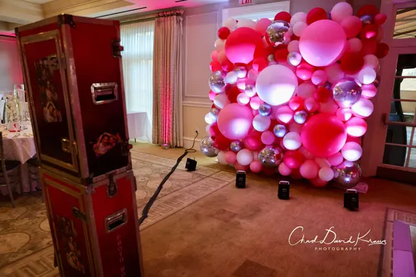 LED Balloon Wall