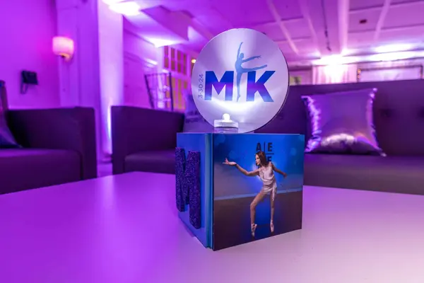 Dance Themed Lounge Centerpiece