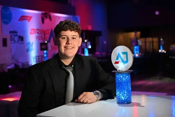 Logo Lounge Centerpiece