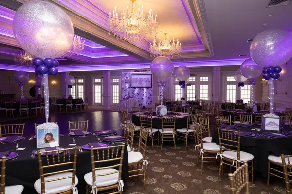 Sparkle Balloon Centerpieces