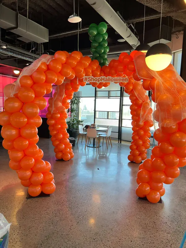 Pumpkin Balloon Sculpture