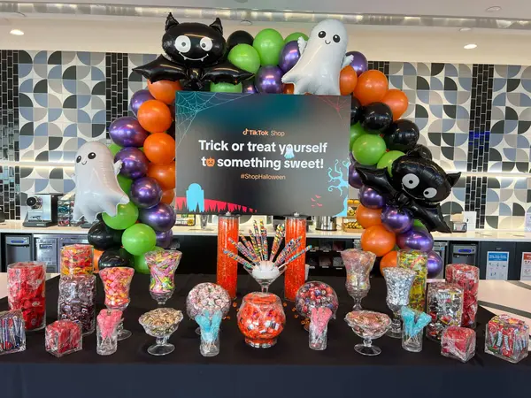 Halloween Balloon Arch