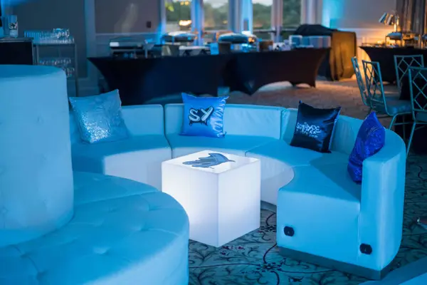 LED Lounge