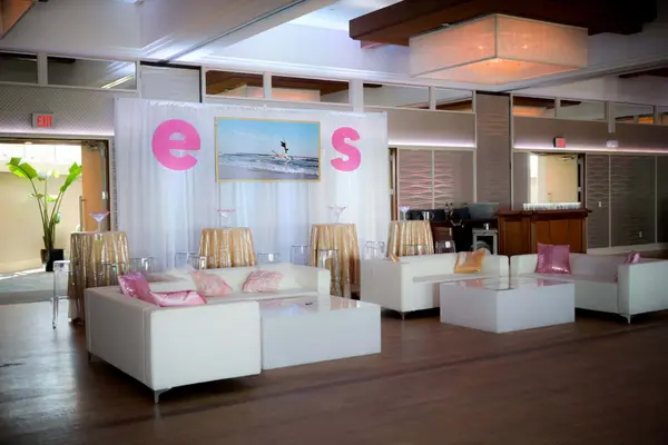 Custom Lounge