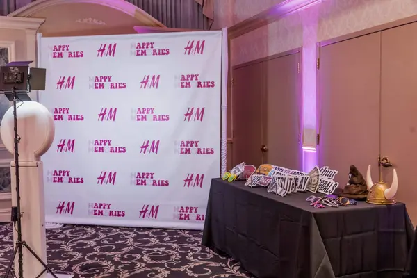 Custom Logo Step and Repeat