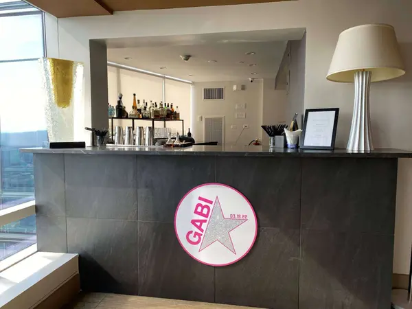 Custom Bar Logo