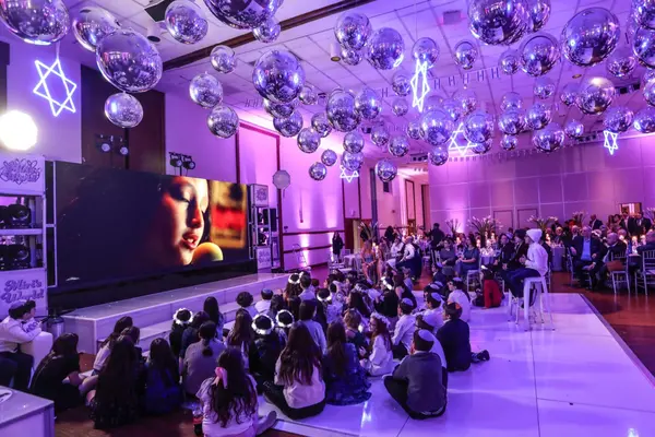 Silver Balloon Ceiling