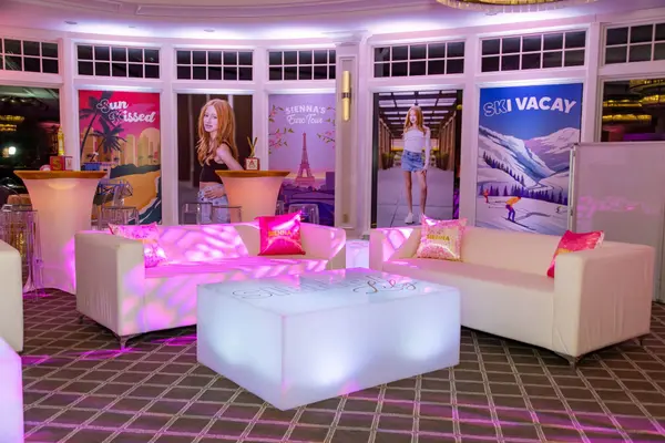 Travel Blow up Decor
