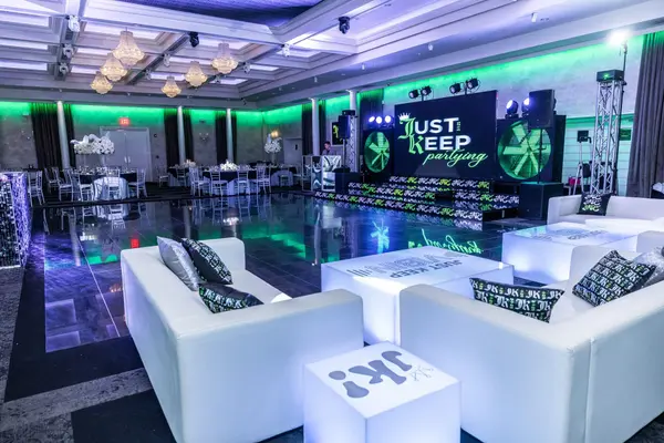 LED Lounge