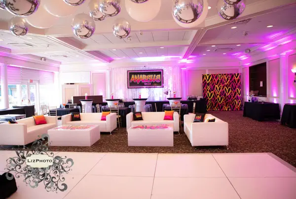 Ombre Logo Lounge