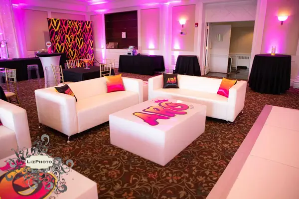 Ombre LED Lounge