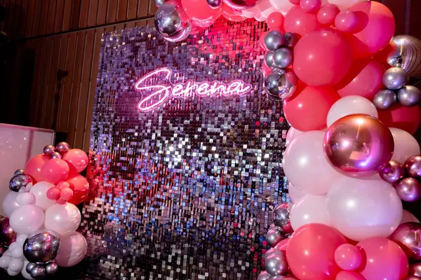 Photo Booth Garland