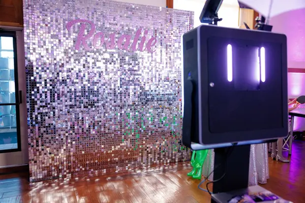 Shimmer Wall