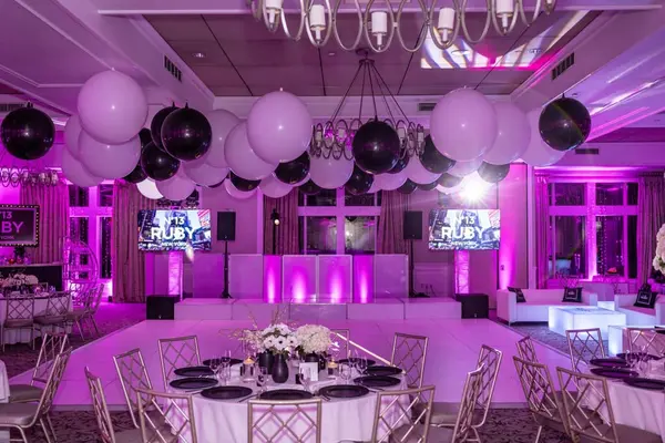 Black & White Balloon Ceiling