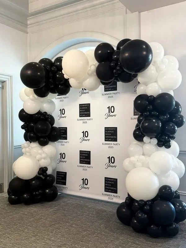 Step & Repeat Garland