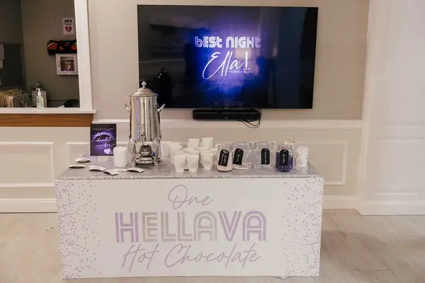 Hot Chocolate Table Wrap