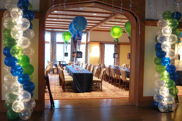 Entrance Balloon Columns