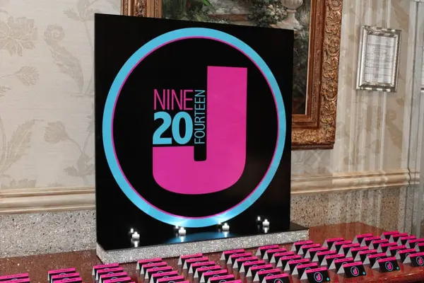 Logo Seating Card Display