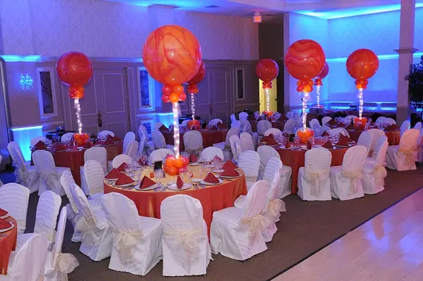 Orange Marble Balloon Centerpiece