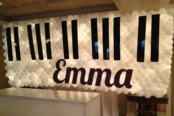 Piano Ballloon Sculpture