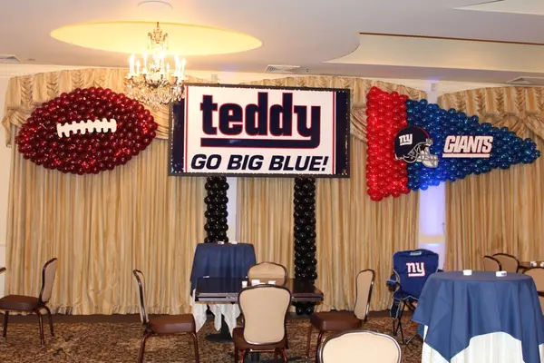 Giants Themed Balloon Sculptures