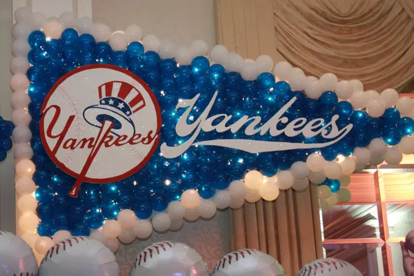 Yankees Balloon Sculpture