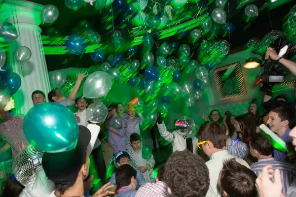 Exploding Balloon Release