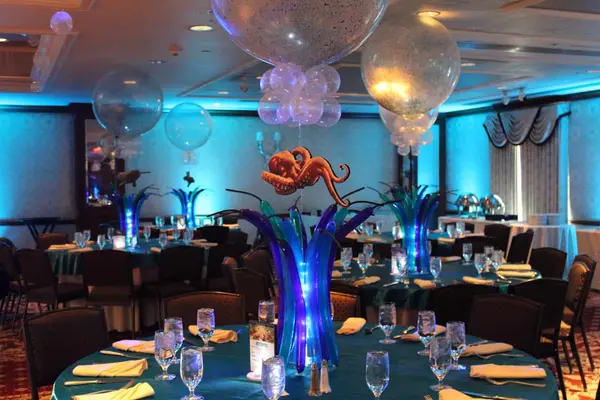 Underwater Balloon Centerpiece