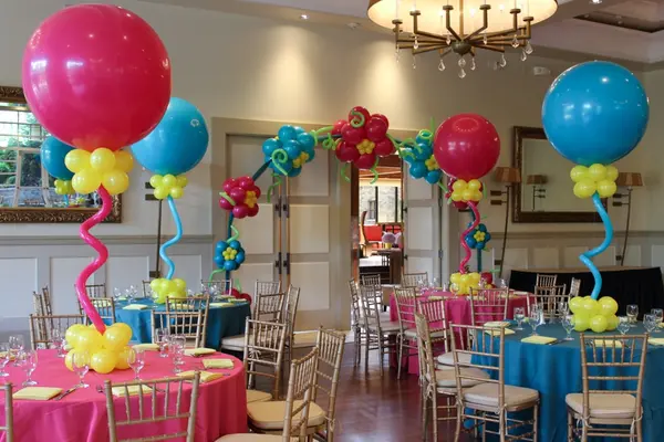 Pink and Turquoise Balloon Centerpiece