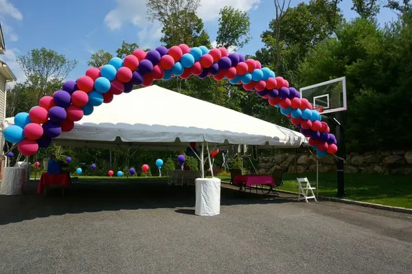 Outdoor Cluster Balloon Arch