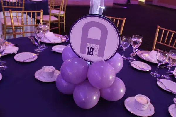 Custom Logo in Balloon Base
