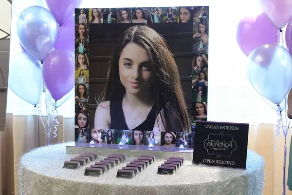 Blowup Photo Seating Card Display