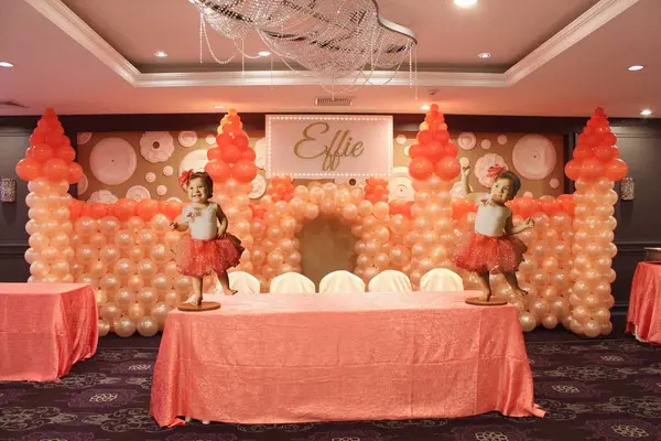 Castle Balloon Sculpture