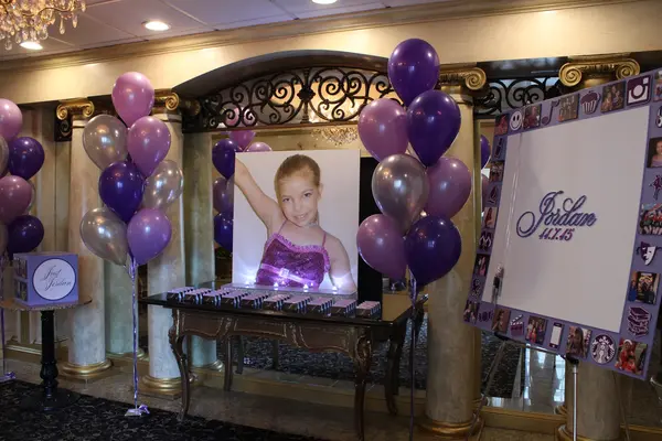 Photo Seating Card Display