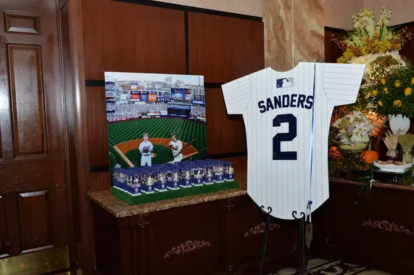 Yankees Jersey Sign in Board