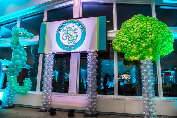 Seahorse and Seashell Balloon Sculpture