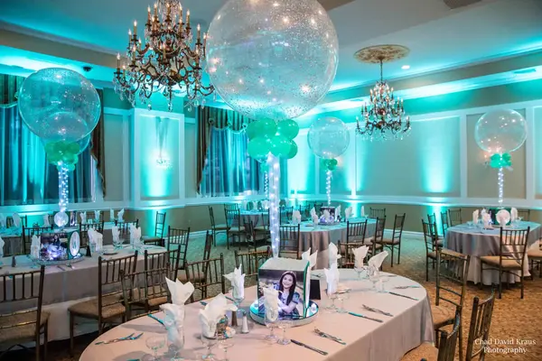 Wintergreen Uplighting