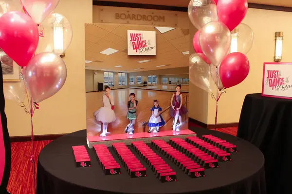 Dance Themed Seating Card Display