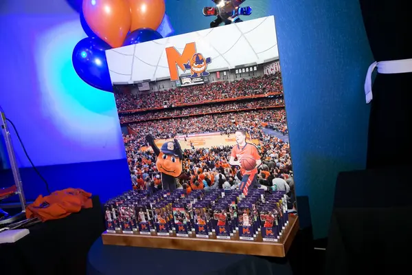 Syracuse Themed Seating Card Display
