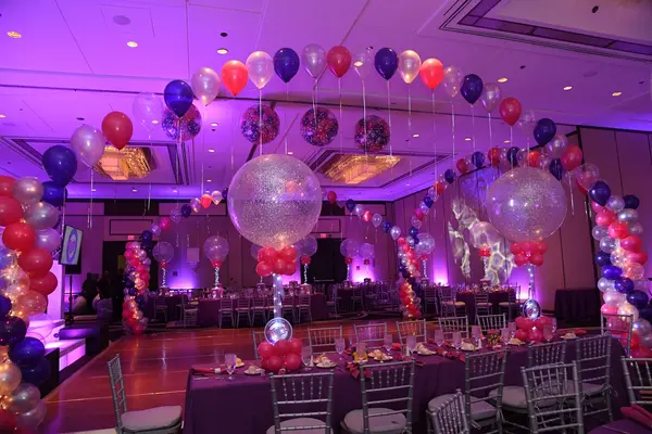 Hot Pink Sparkle Balloon Centerpiece