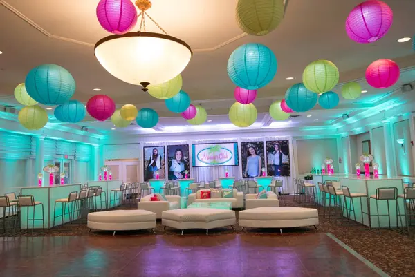 Tiffany Blue Uplighting