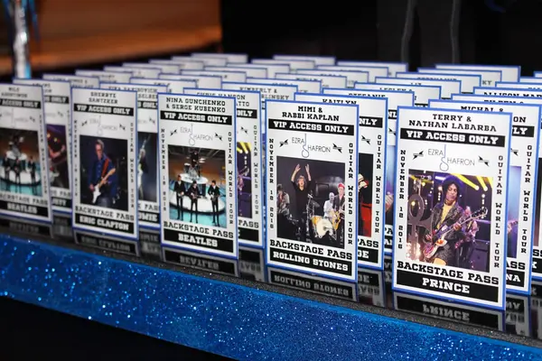 VIP Pass Place Cards