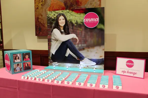 Photo Seating Card Display