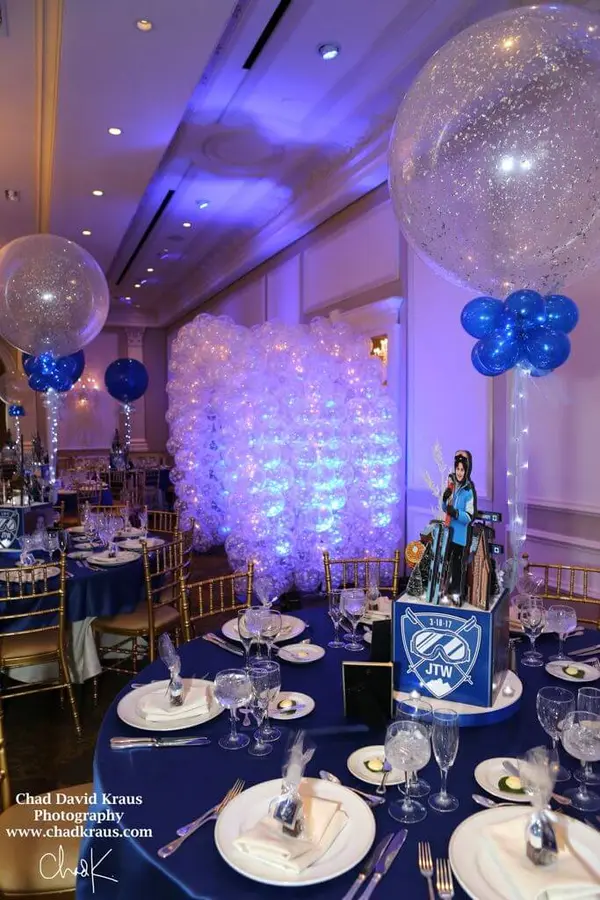Winter Themed Balloon Tunnel