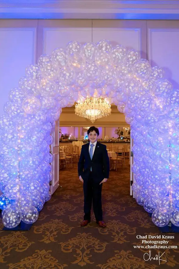 Winter Themed Balloon Tunnel