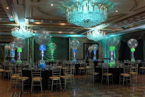 Beach Themed Sparkle Balloon Centerpiece