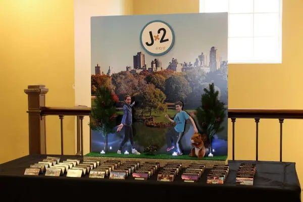 NYC Themed Seating Card Display